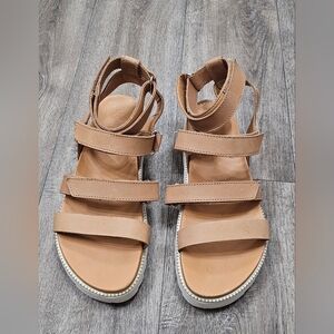 Women's SOREL Roaming Strappy Sandal-Size 7.5